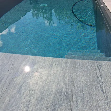 Contemporaine Avec Piscine Chauffee A Guérande