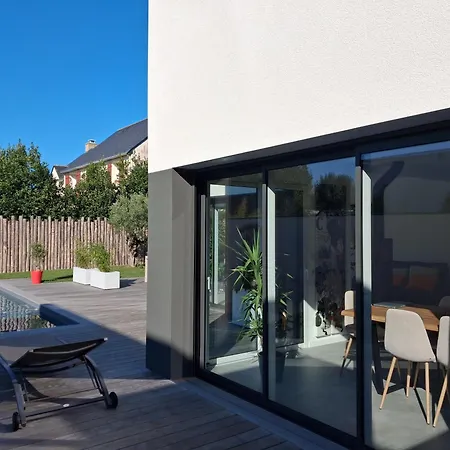 Contemporaine Avec Piscine Chauffee A Guérande
